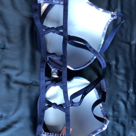 Victoria’s Secret padded/push-up bra - Picture 2 of 3